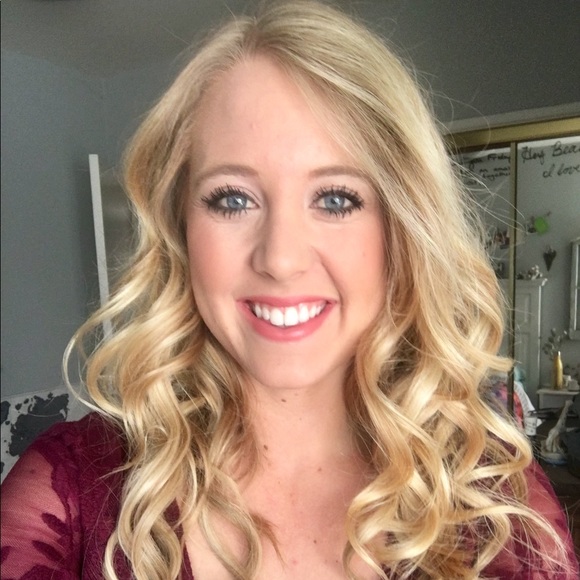 Meet your Posher, Jessica - Picture 1 of 1